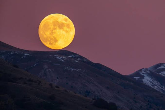 The Mystical Connection to the New Moon & How We Can Embrace It